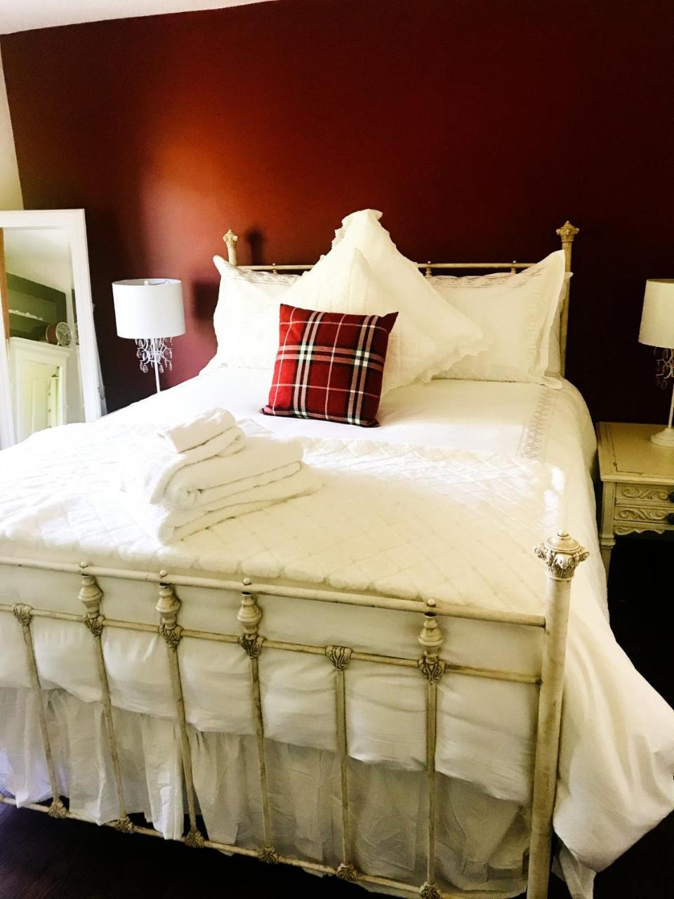 The Tartan House Bed & Breakfast Ajax Kültér fotó